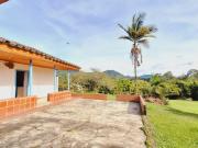 Venta de lote con casa Campestre Antigua en el Carmen de...