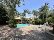 Venta de lujosa casa con alberca, en Acapatzingo,...