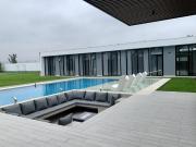 Venta de Lujosa Casa con Piscina y Zona Deportiva en Cañete