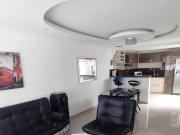 VENTA DE MODERNA CASA DE 245 Mt2, CON TERRAZA, CERCA A...