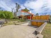 VENTA DE MODERNA CASA DE 487 m2 VALLE ESCONDIDO