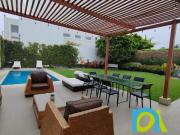 VENTA DE MODERNA Y HERMOSA CASA LA ENCANTADA DE VILLA/...