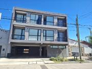 VENTA DE MONOAMBIENTE CON COCHERA CUBIERTA