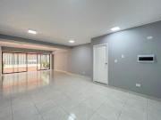 Vendo o Alquilo Oficina– 3er Piso con Ascensor en el...