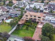 Venta de oportunidad 2 casas amplio jardín. Jardines del...