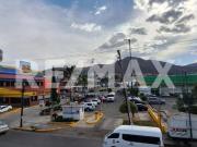 VENTA DE PLAZA COMERCIAL CON LOCALES Y TERRENO UBICADA...