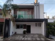 Venta de preciosa casa en JARDINES SANTA ISABEL,Guadalajara