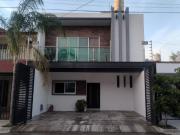 Venta de preciosa casa en JARDINES SANTA ISABEL,Guadalajara