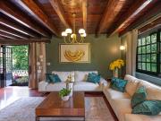 VENTA DE PRECIOSA RESIDENCIA CON JARDIN, SALON DE JUEGOS...