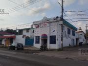 Venta de propiedad con 3 casas y 4 locales comerciales,...