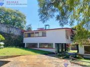 Venta de propiedad con 4 casas, Sta. María Ahuacatitlán,...