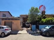 Venta de propiedad con local comercial cercana al centro...