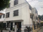 Venta de propiedad de 3 pisos en el barrio La Selva