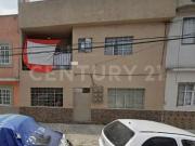 Venta de Propiedad Habitacional con Departamentos en...