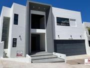VENTA DE RESIDENCIA CON ALBERCA EN LOMAS DE SAN CHARBEL