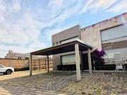 Venta de Residencia con Jardín de Ensueño en Bosques de...