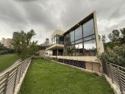 Venta de oportunidad residencia con vista al campo de...