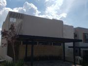 Venta de Residencia de Lujo en Altozano Querétaro Frente...