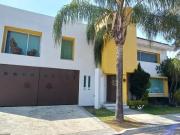 Venta de Residencia en El Campanario estilo rustico