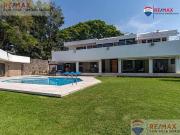 Venta de residencia en la Col. Palmira, Cuernavaca,...