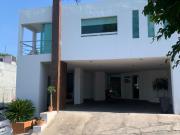 Venta de residencia en Lomas de las américas Sur con 400...