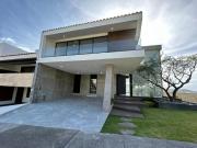 Venta de Residencia Moderna en Gran Reserva