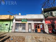 Venta de terreno con 2 locales en Bernal Oeste