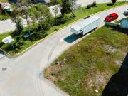 Venta de terreno en esquina en Los Robles Residencial...