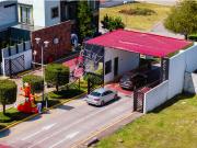 Venta de terreno en esquina en Los Robles Residencial...