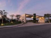 Venta de Terreno en Jardines de la Rejoyada Komchen...