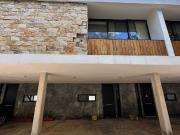 VENTA DE TOWN HOUSE AMUEBLADO EN MONTES DE AME, MÉRIDA