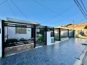 VENTA DE TRES CASAS CÉNTRICAS EN CAPILLA DEL MONTE