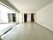 Venta de Tríplex con excelente iluminación Los...