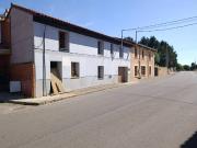 Venta de una casa en Villaturiel