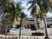 Venta de Villa Amueblada Frente al Mar con Recámara Tipo...