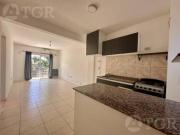 VENTA DEPARTAMENTO 2 AMBIENTES con COCHERA CUBIERTA en...