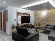 Venta departamento 2 dormitorios con patio. Av. De La...