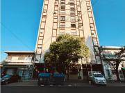 Venta departamento 3 dormitorios con cochera calle Peron