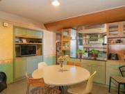 Venta departamento 4 amb con Dependencia. Cochera....