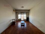 Venta Departamento 4 ambientes Cochera A refaccionar...