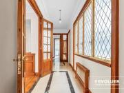 Venta Departamento 4 ambientes con cochera. Recoleta