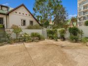 Venta Departamento 4 Ambientes con Patio en Villa Devoto