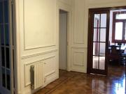 Venta departamento antiguo luminoso, tres dormitorios,...