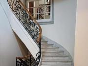 Venta departamento cinco ambientes en Microcentro