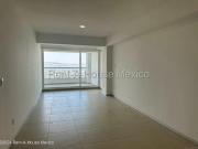 VENTA. Departamento con amenidades y 3 recámaras El...