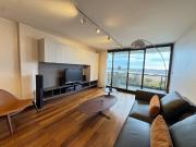 Venta Departamento de tres dormitorios con cochera y...