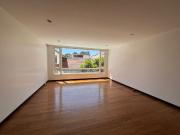 Venta Departamento de tres dormitorios en Urb. Las...