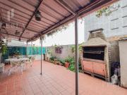 VENTA DEPARTAMENTO DOS AMBIENTES CON GRAN PATIO,...