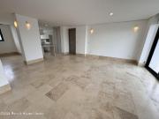 VENTA. Departamento en planta baja de 3 recamaras...