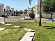 Venta Departamento en Planta baja en Los Pirules II, a...